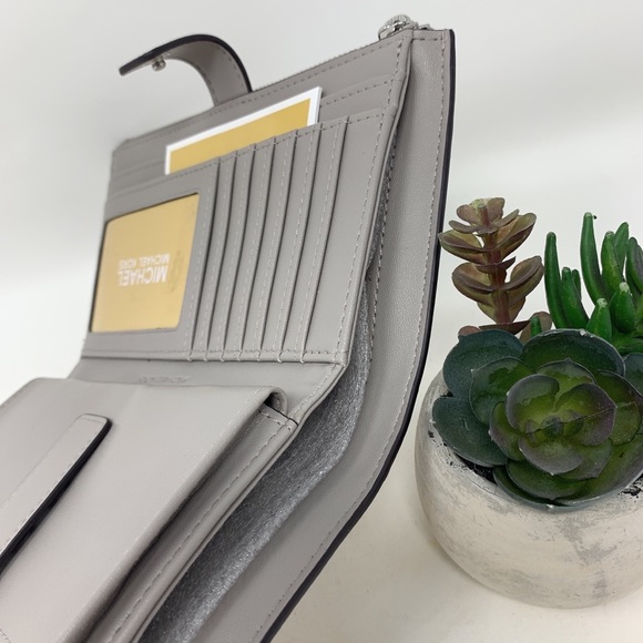 Michael Kors JST Large Zip Wristlet - Picture 7 of 8